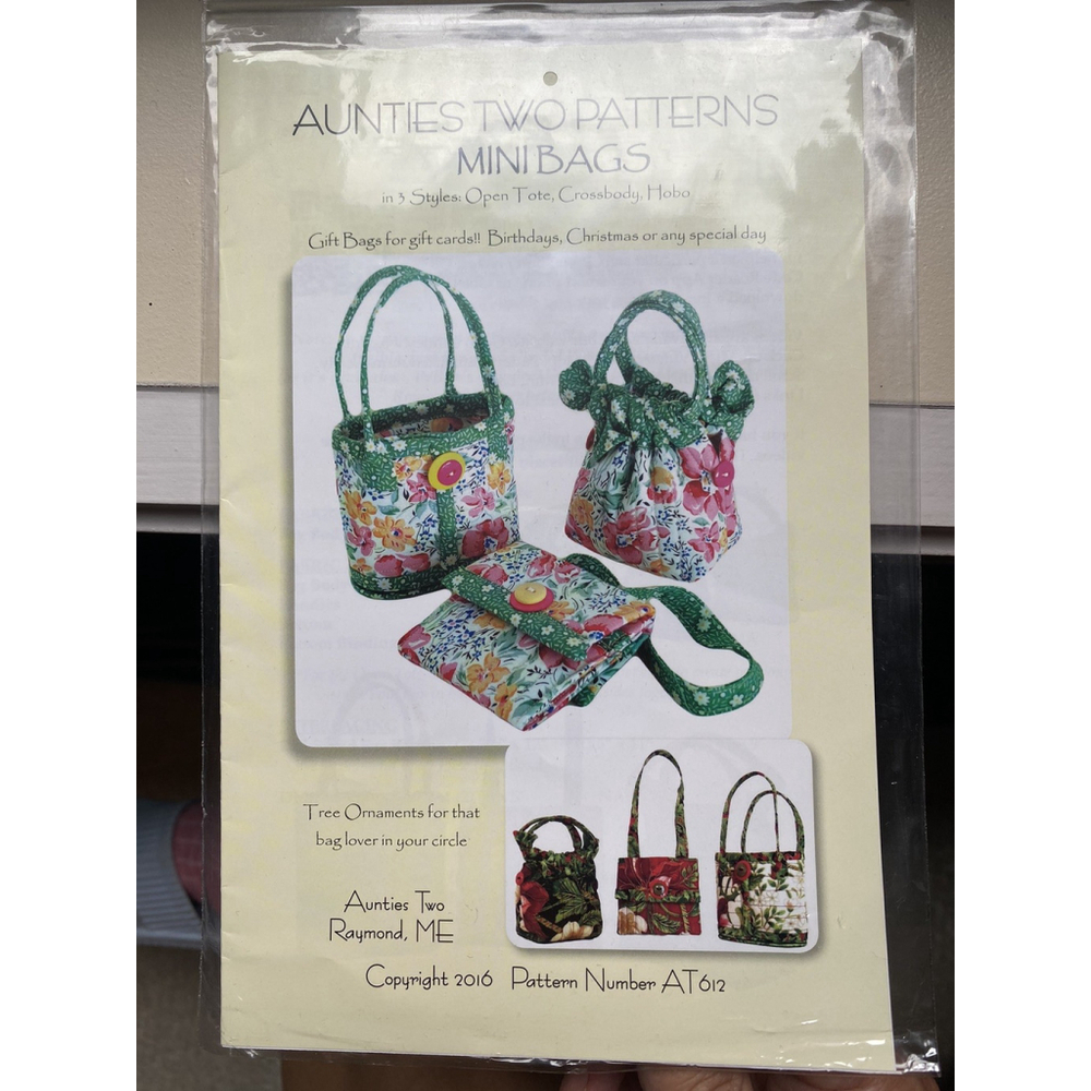 Mini Bags quilt pattern by Aunties Two quilt pattern